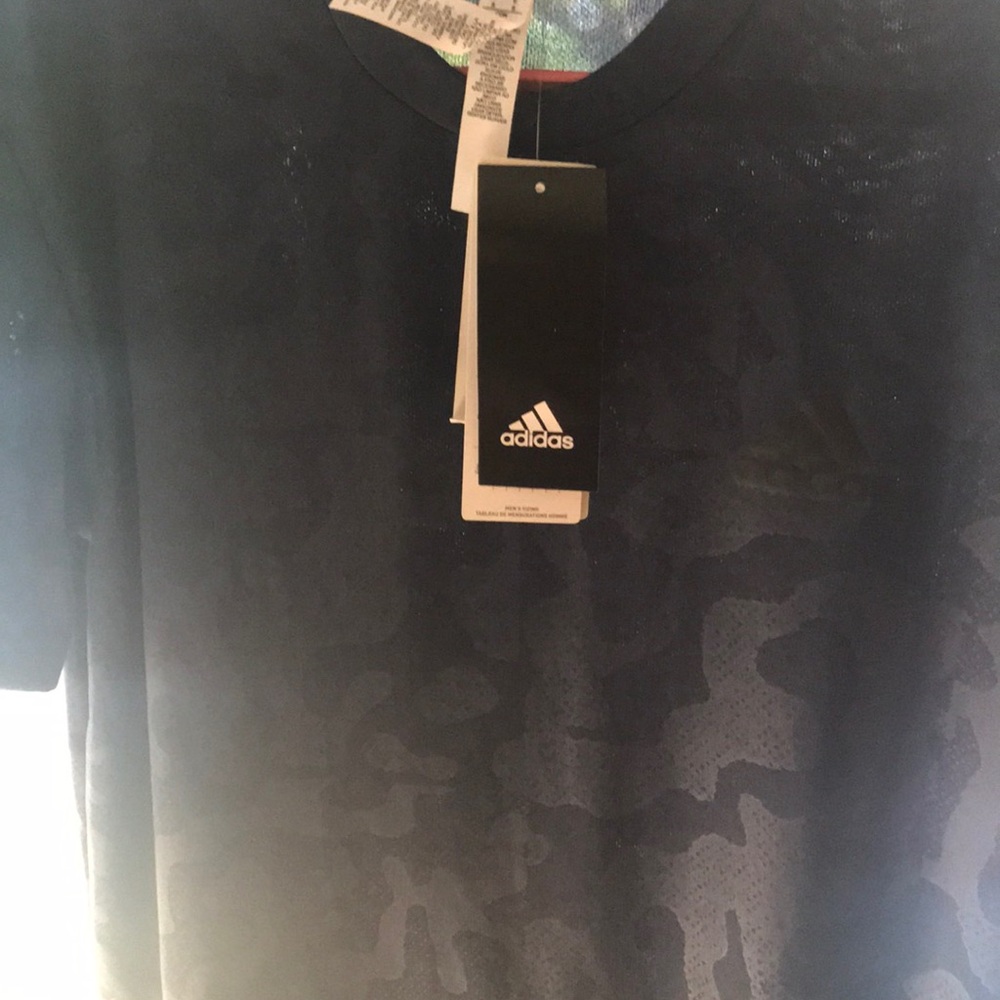💪🏾ADIDAS T-SHIRTS TWO SIZES: L, S 💪🏾 - Picture 4 of 8